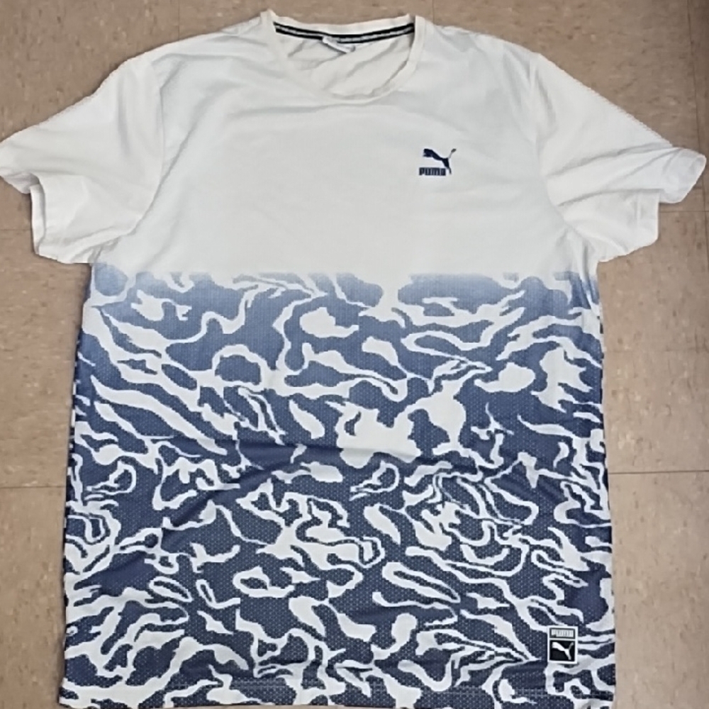 Puma Men's White and Navy Patterned Tee